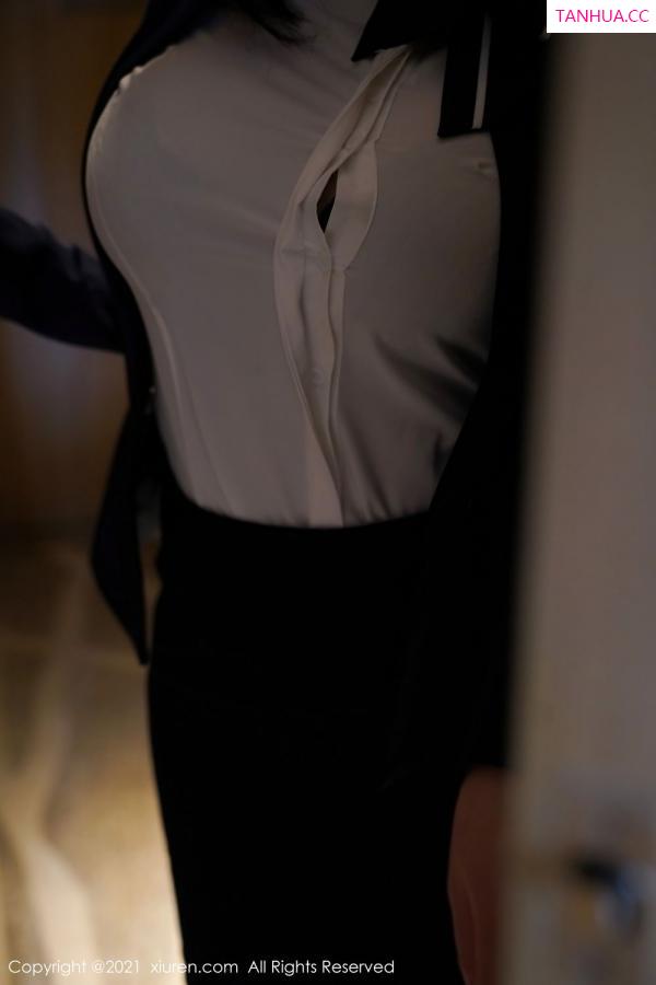 晓鱼酱  [XiuRen]高清写真图 2021.03.19 VOL.3221 晓鱼酱第28张图片